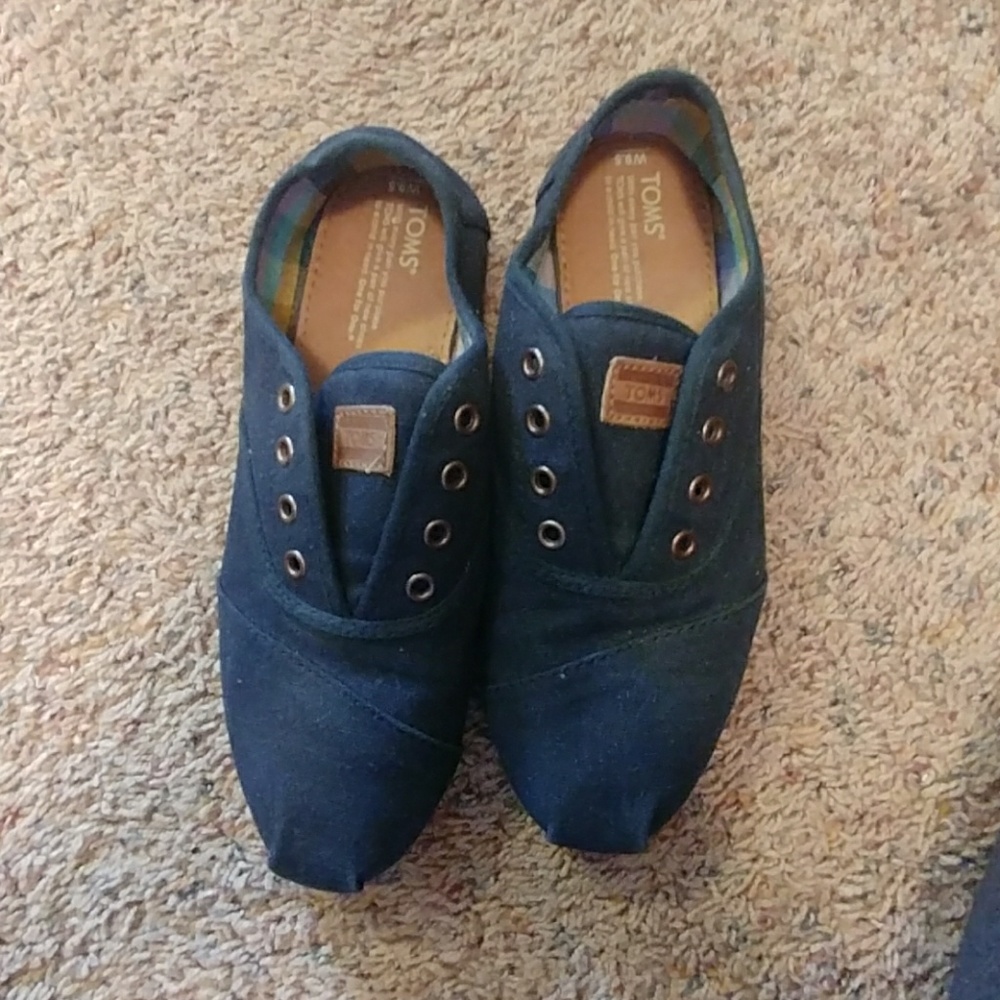 TOMS BLACK
