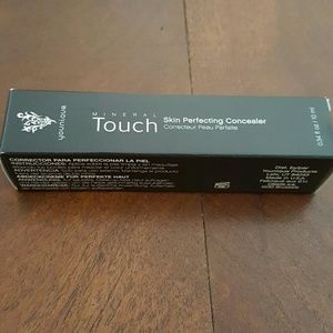 New Younique Skin Perfecting Concealer Chiffon