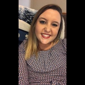 Meet your Posher, Lauren