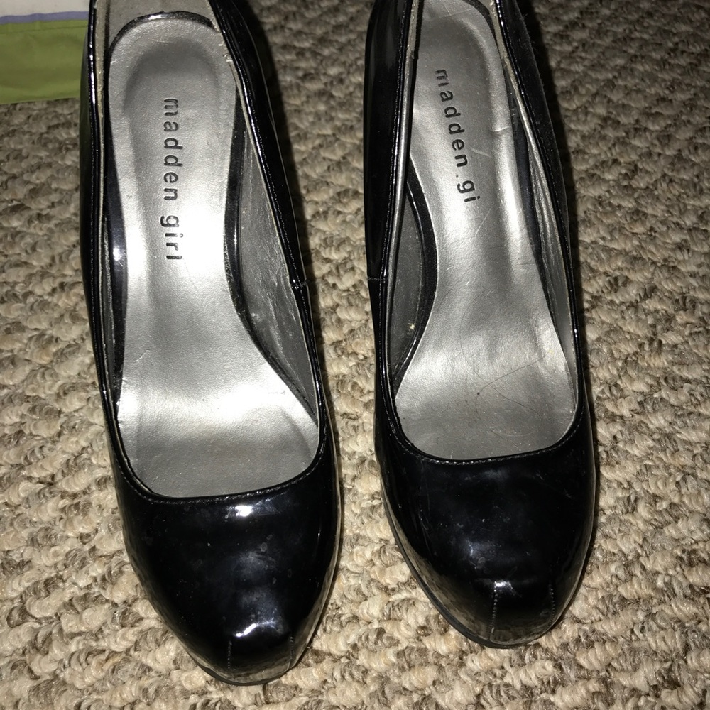 Madden girl black pumps