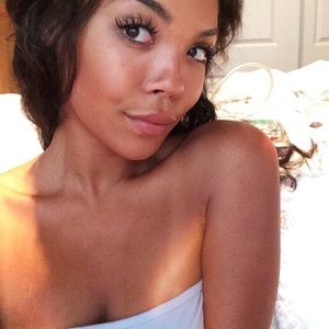 Meet your Posher, Hallie