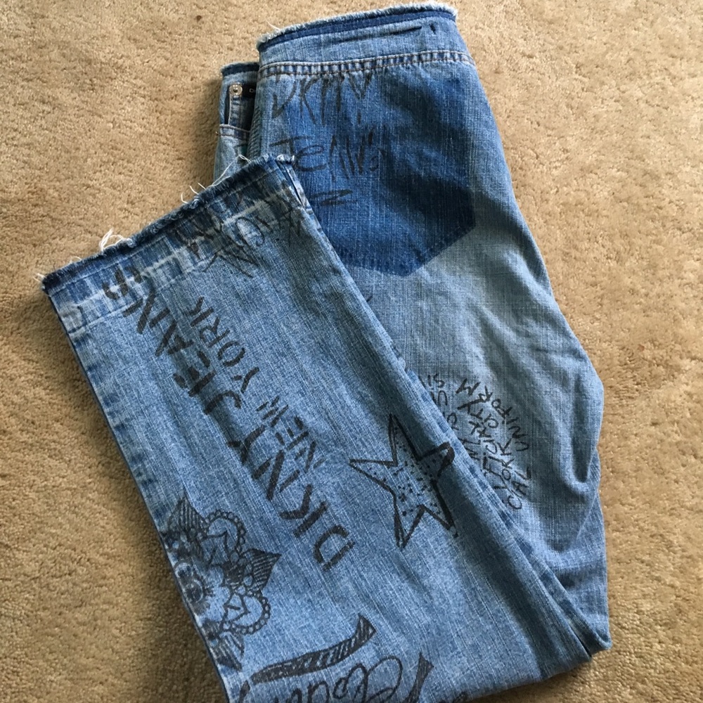 DKNY Jeans size 6 🎉NewPrice!!🎉🎉🎉