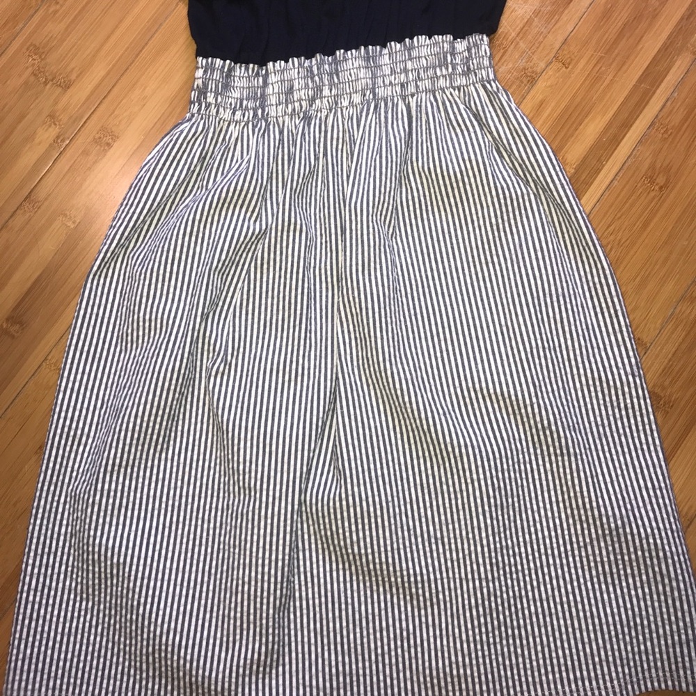 🎉HOST PICK! 🎉 Navy blue and white gingham dress - Picture 3 of 5