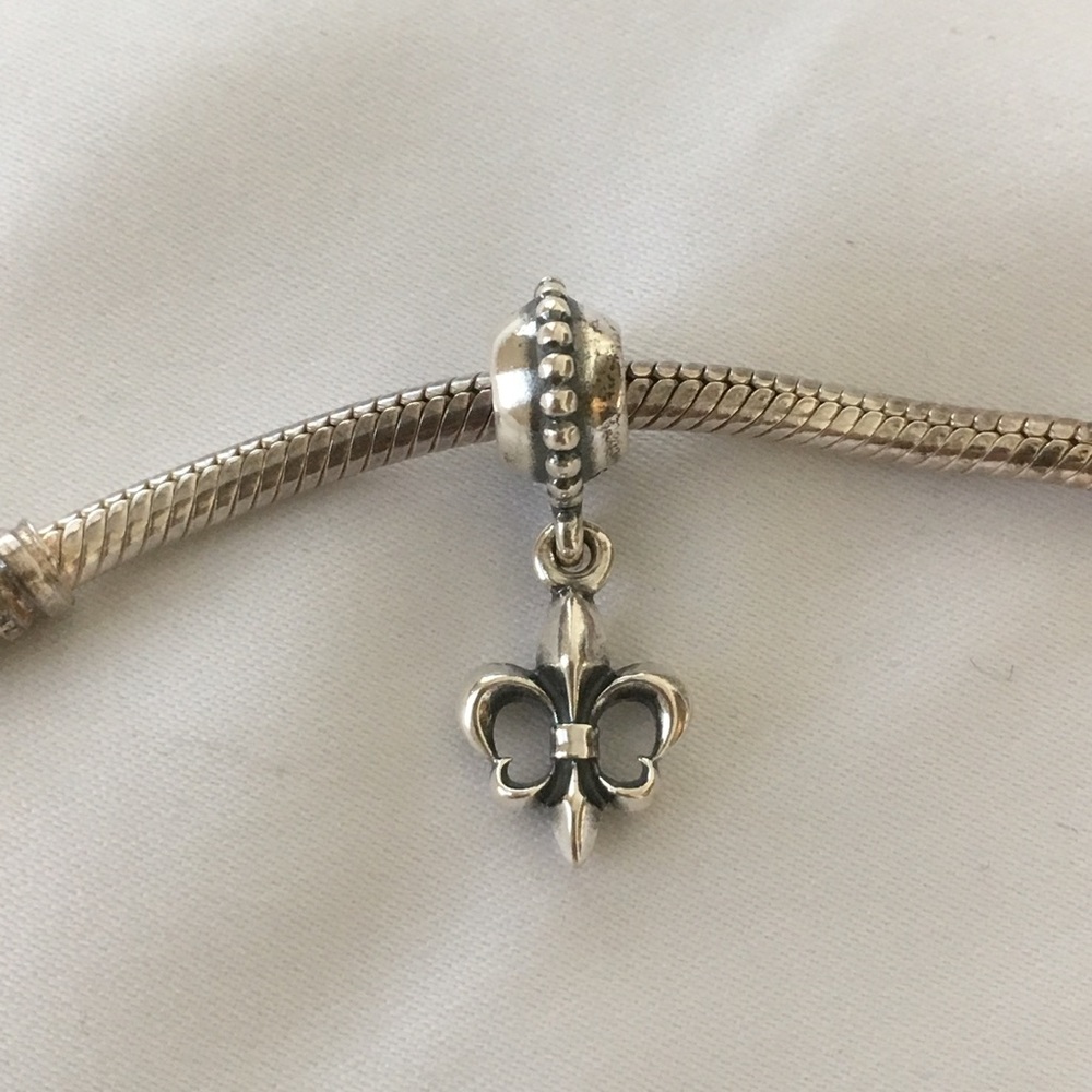 Pandora Fleur de Lis dangle charm