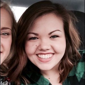 Meet your Posher, Claire