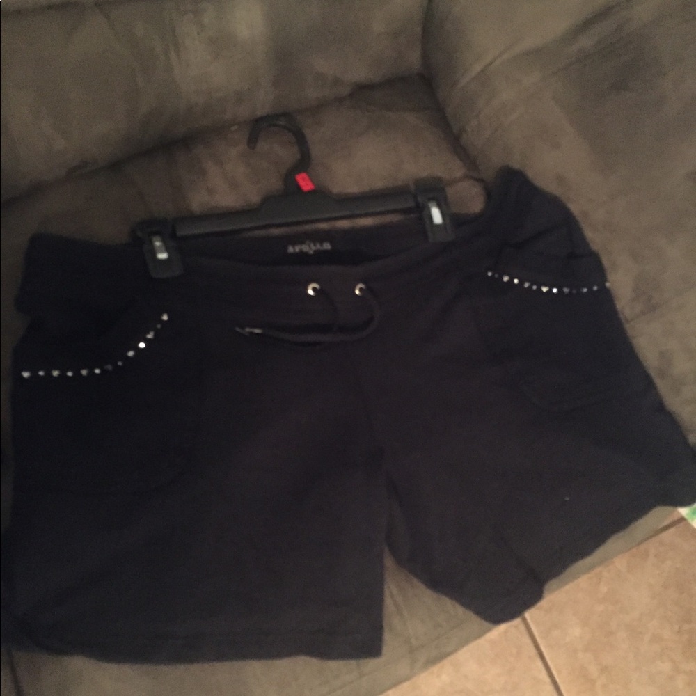 4/20.00 Apollo black stretchy soft/comfy shorts