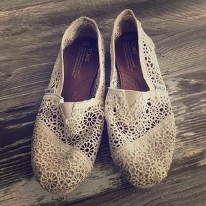 Toms Lace Shoes