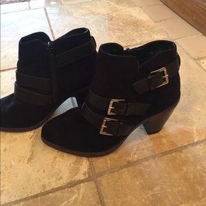 Black super cute little booties with buckles