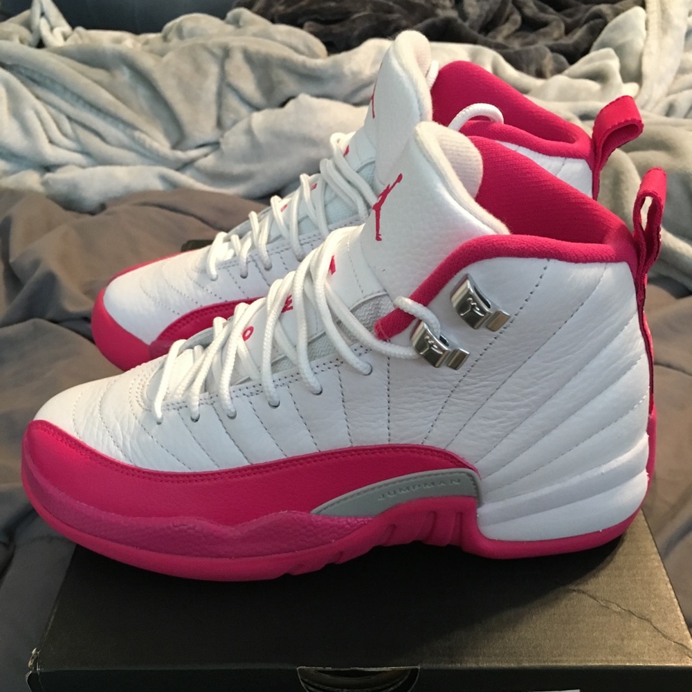 Jordan Retro 12 Valentines Day