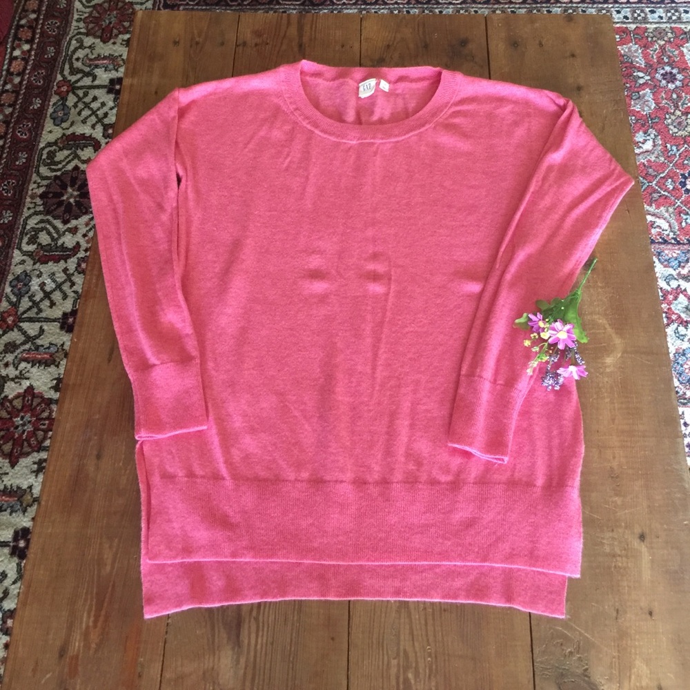 Gap sweater