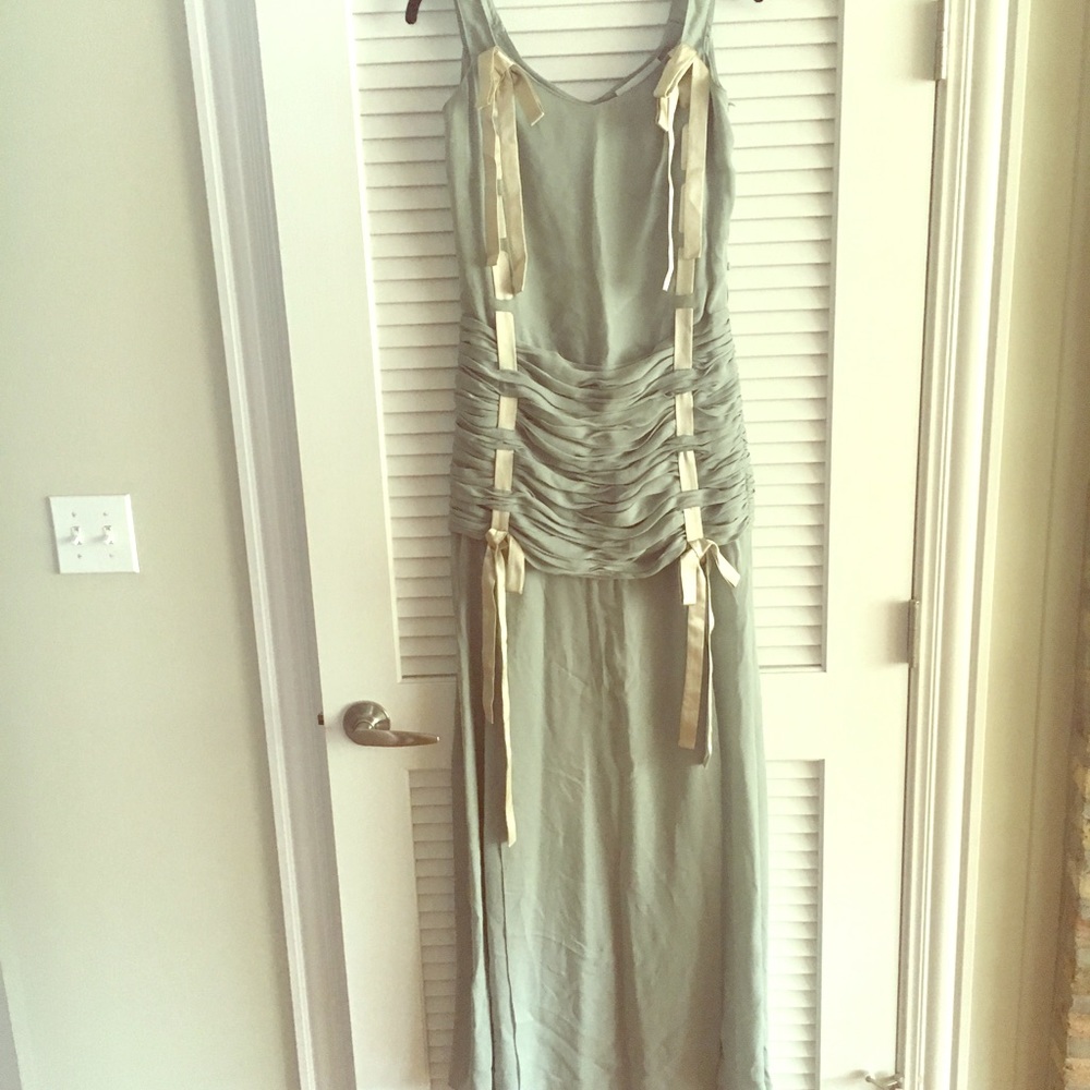 Nbw Beautiful Badgley Mischka silk gown