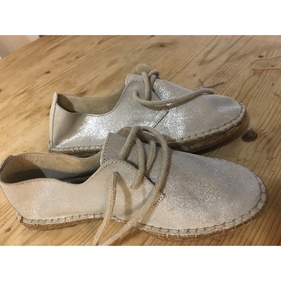 SOLD Light Silver Gold Espadrilles - Picture 3 of 3