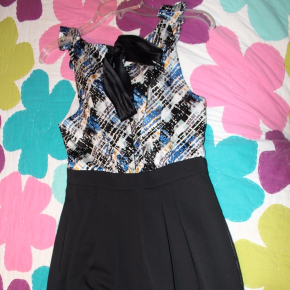 Perfect Condition BCBG Office Dress - Picture 3 of 4