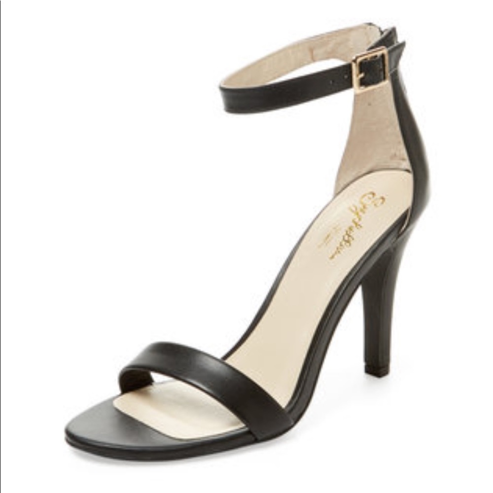 Seychelles: Diverge ankle-wrap sandal