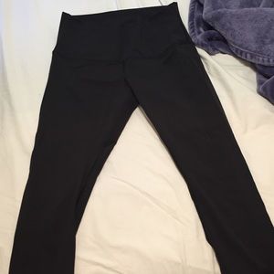 Lululemon Wunder Under Cropped Leggings