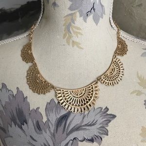 NWOT Forever 21 Gold Statement Necklace