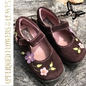 Brown Appliqued Oshkosh Girls Shoes 9 ADORABLE!