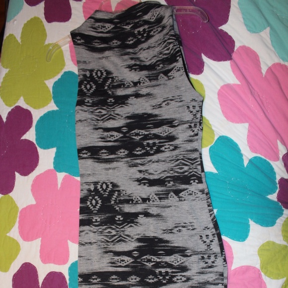 Gray and Black Body Con Midi Dress - Picture 3 of 4