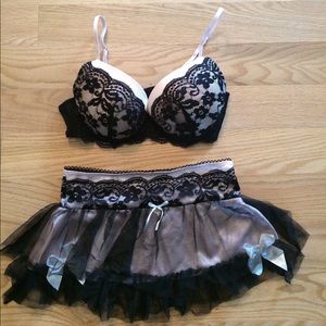 NWOT Sexy lace push-up bra and skirt set