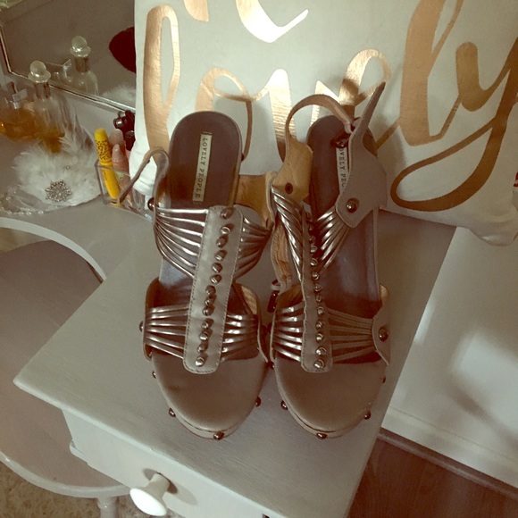 Lovely people studded heels gorgeous buy - Picture 3 of 6