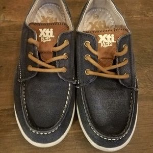XTI  Boy's Blue Canvas shoes Size 34 (2) Like New