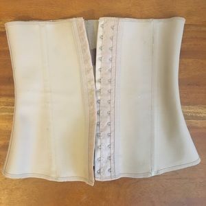 Squeem Size Small Corset