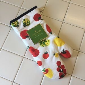 SALE✨NWT Kate Spade Tomatoes Oven Mitt