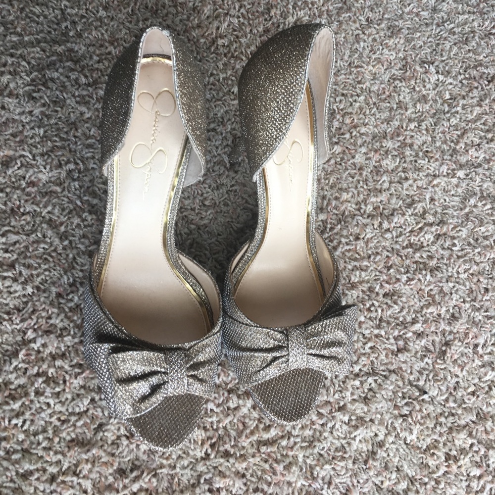 Gold Jessica Simpson Pumps! - Picture 2 of 3