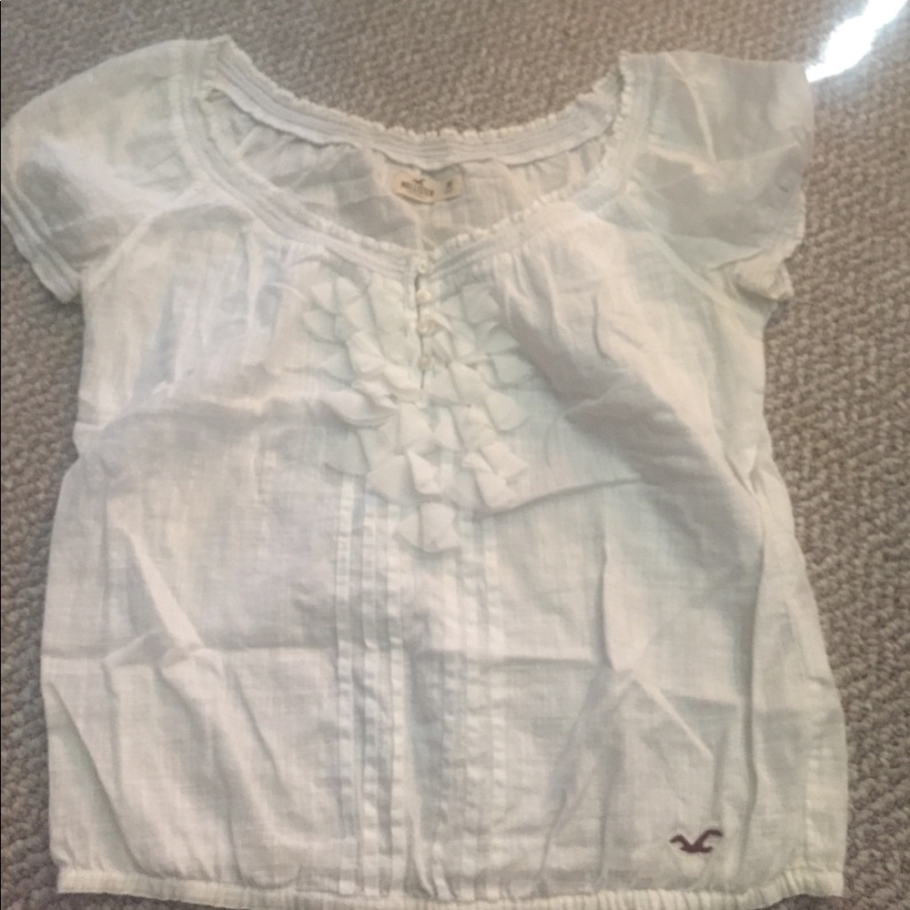 white hollister shirt