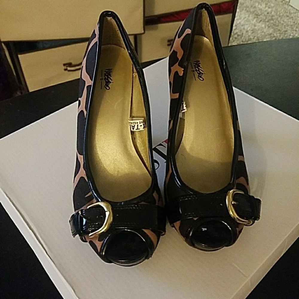 Heels - Picture 3 of 3