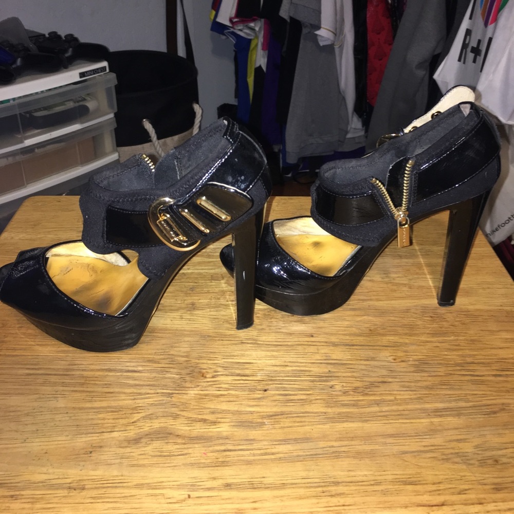 Heels - Picture 3 of 3