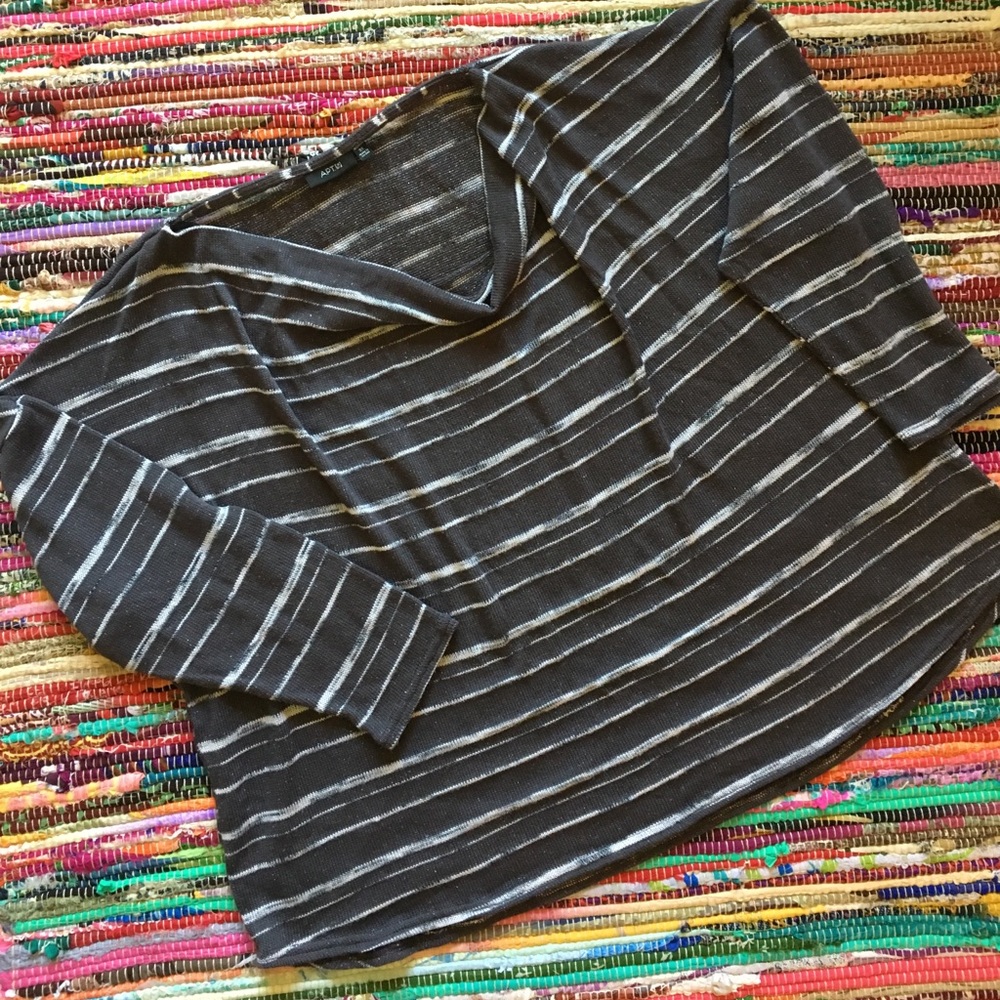 💎Like NEW Apt. 9 sweater💎