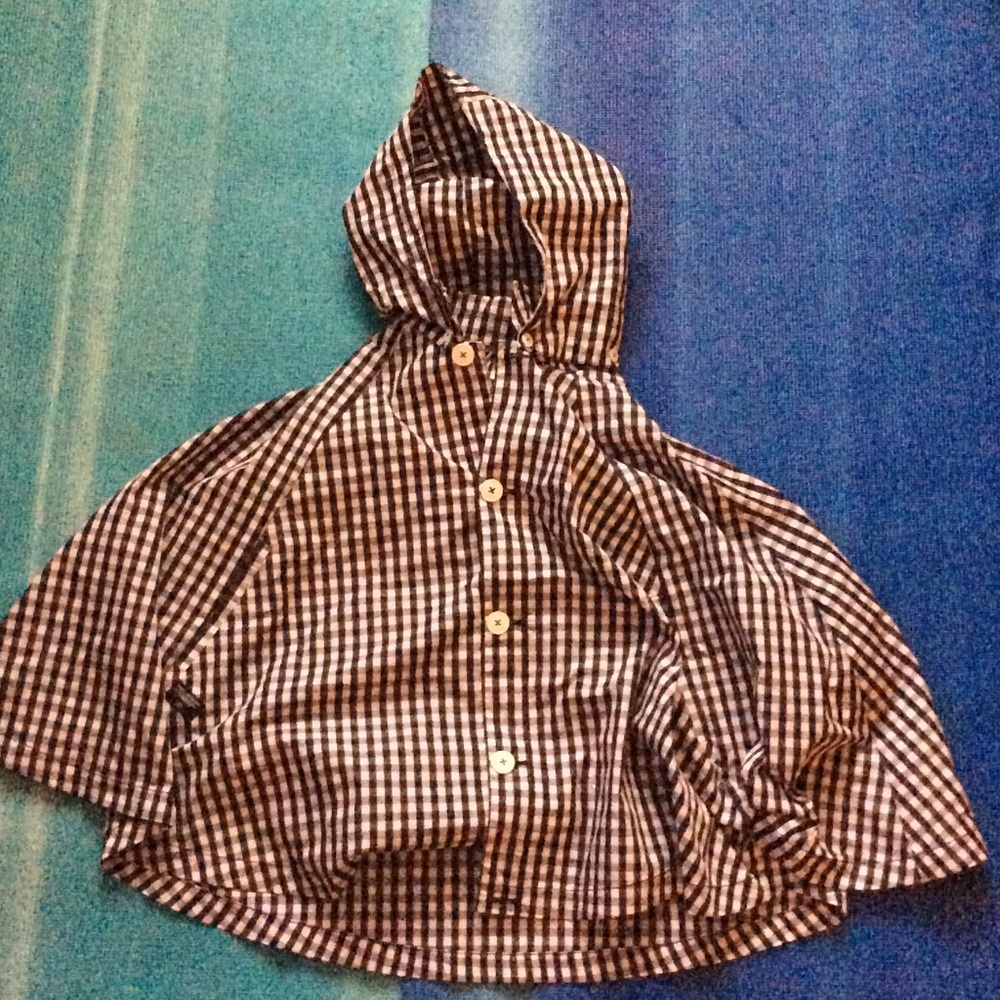 Ladies Poncho. Size small