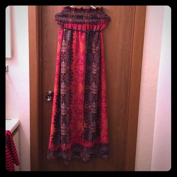 Dress - Picture 1 of 2