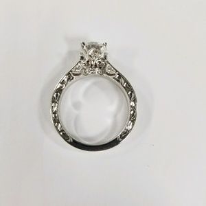 Meet your Posher, Cynthia