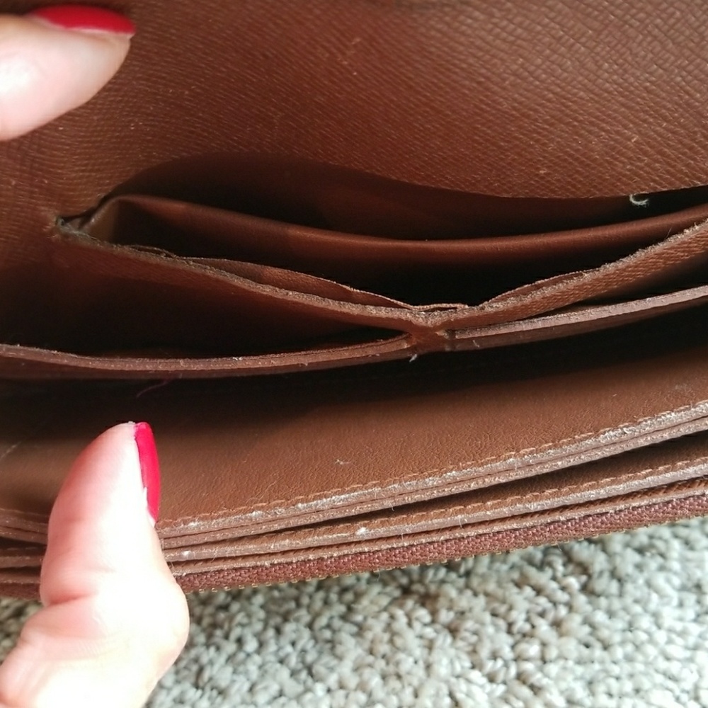 Louis Vuitton Wallet EUC Auth. - Picture 2 of 8