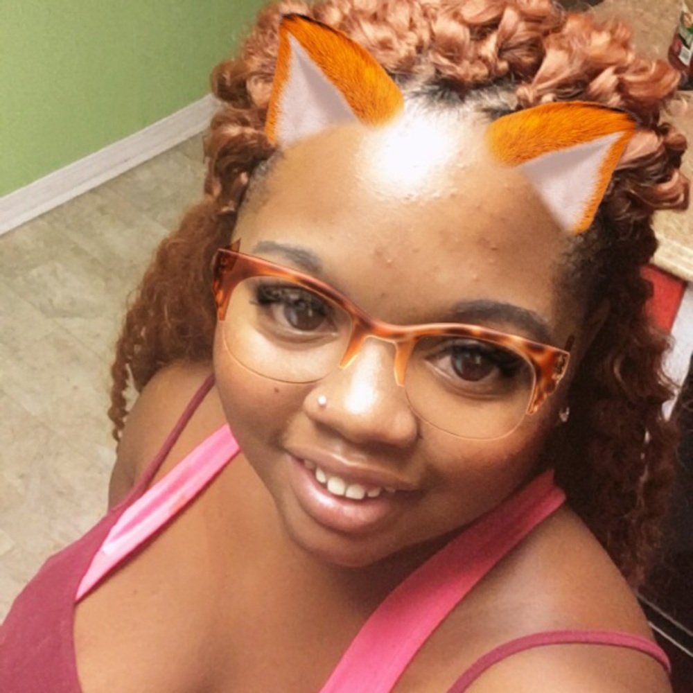 Meet your Posher, Dominique