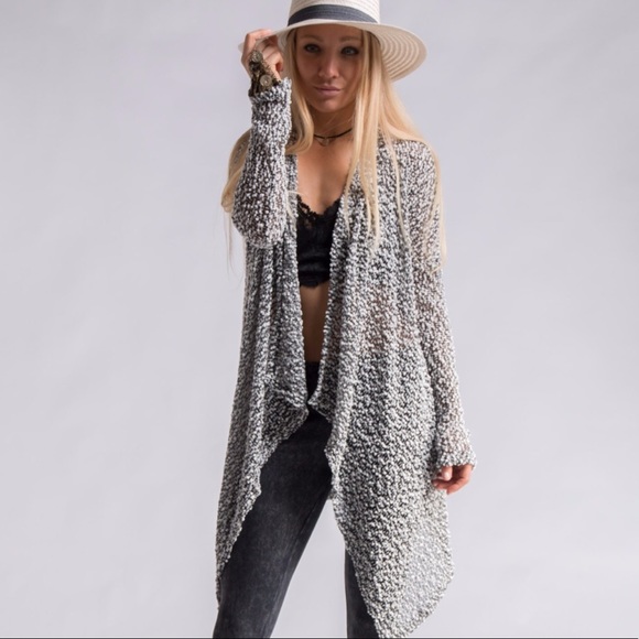 💙 Host Pic Classy & Sassy Black & White Cardigan - Picture 2 of 6