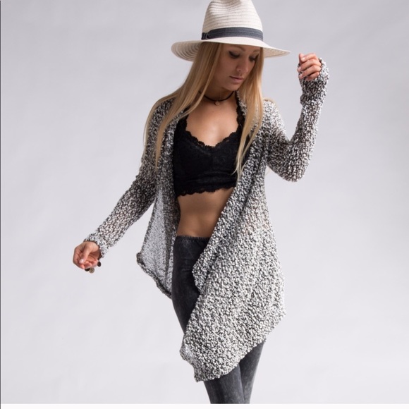 💙 Host Pic Classy & Sassy Black & White Cardigan - Picture 3 of 6