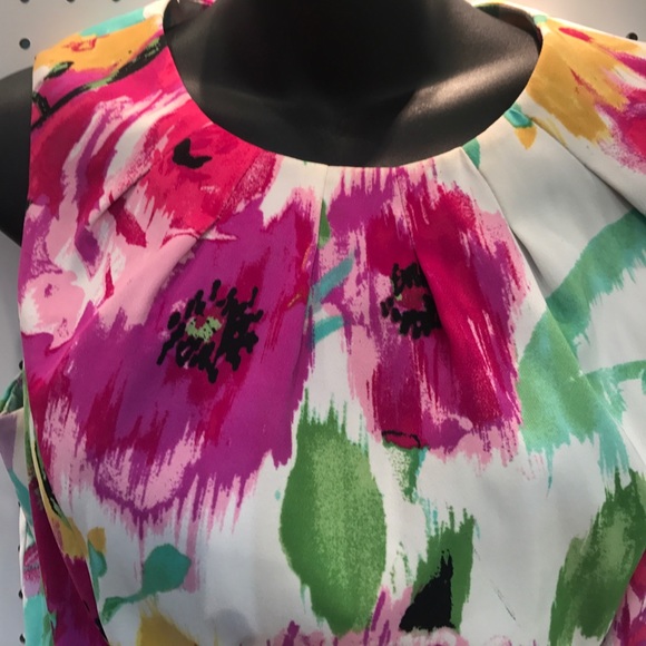 Dressbarn - Picture 2 of 8