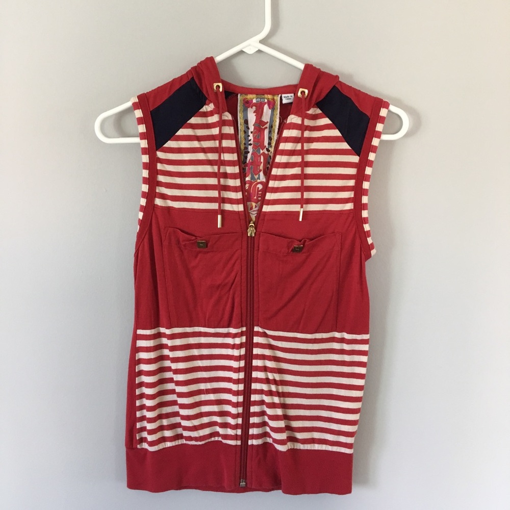 Lamb sleeveless hoodie