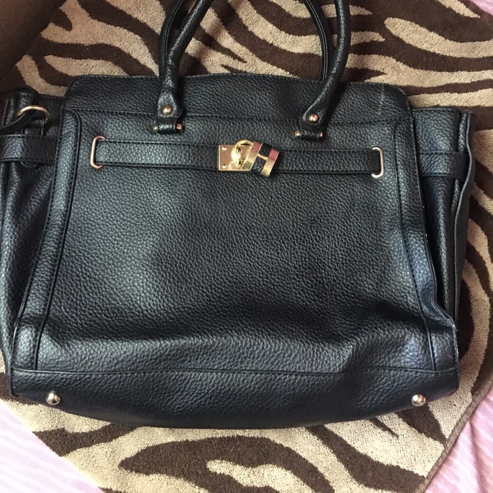 LG black tote