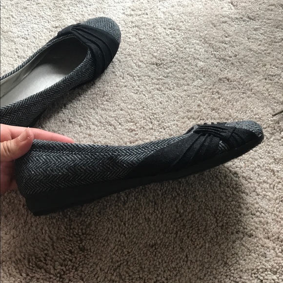 Gray flats - Picture 3 of 5