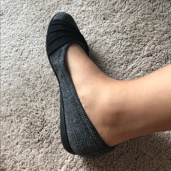 Gray flats - Picture 4 of 5