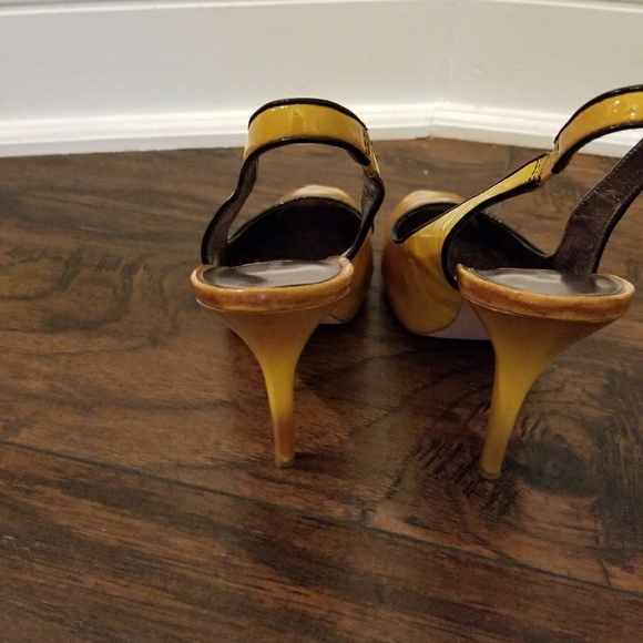 Paris Hilton - Picture 2 of 3