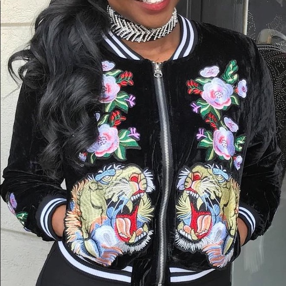 Short Patch Designer Jacket - Picture 3 of 3