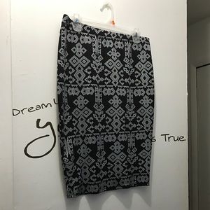 Forever 21 Black and White Aztec Mini Skirt