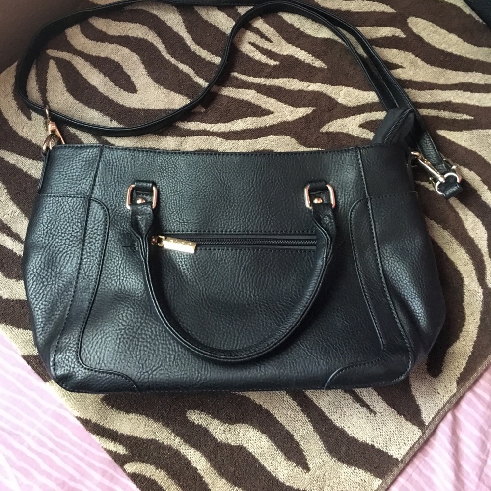 Medium shoulder bag