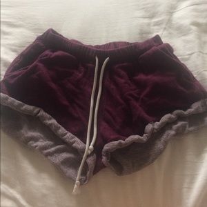 H&M casual maroon shorts