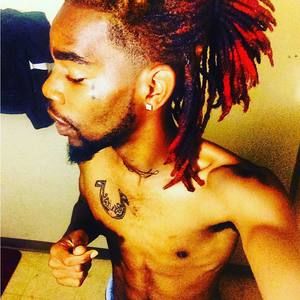 Meet your Posher, Derrick